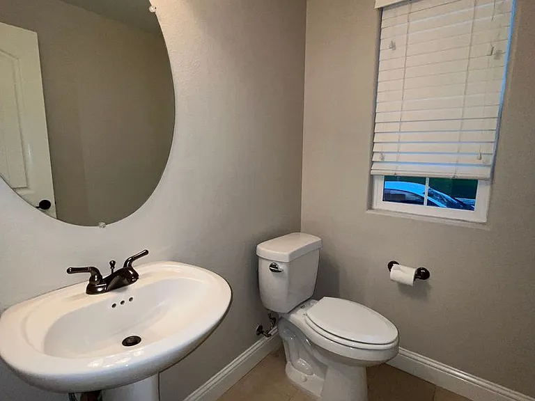 3923 W Jerome Ave — Photo 20