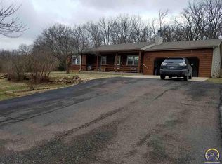 7320 SW 10th St, Topeka, KS 66615