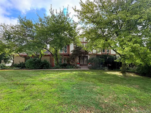 31130 Squire Ln, Farmington Hills, MI 48331