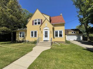 2814 Northwestern Ave, Racine, WI 53404