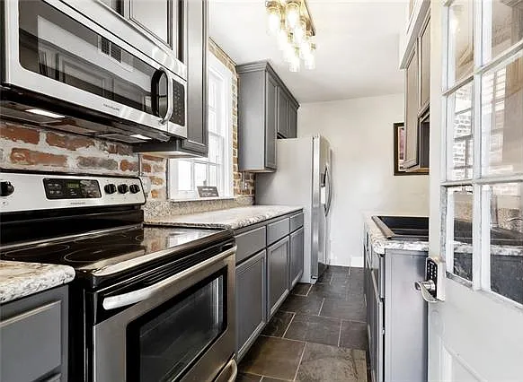 823 Dauphine St #A — Photo 5