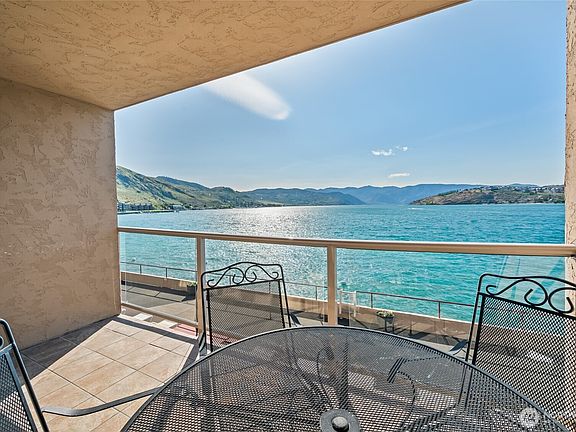 2nd image of 322 W Woodin Avenue #526