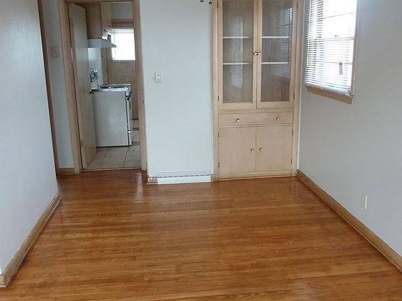 5th image of 1142 E Singer Cir APT 6