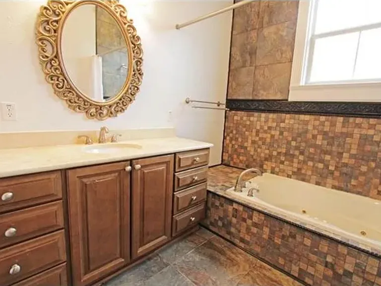 4136 Elba St — Photo 11