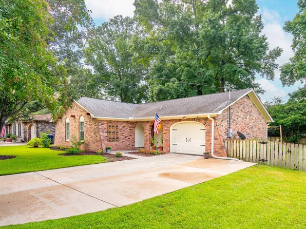 1937 Planters Dr, Charleston, SC 29414