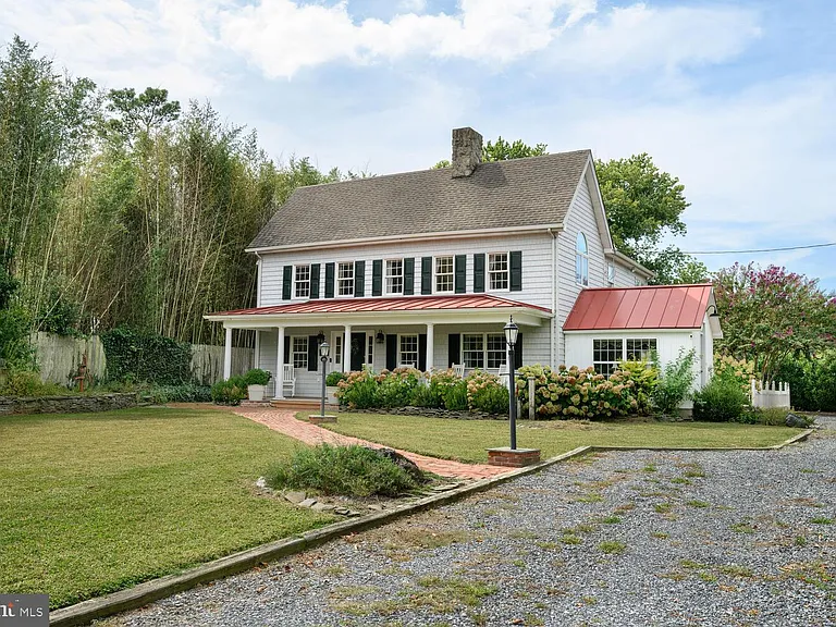 119 Watson Rd — Photo 2