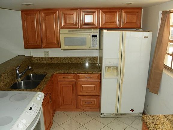 5th image of 10280 Imperial Point Dr W APT 12
