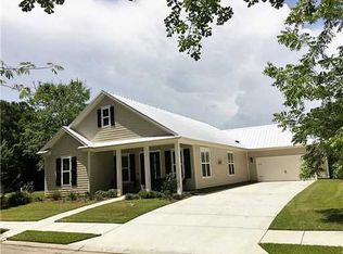 122 Heron Park Dr, Ocean Springs, MS 39564