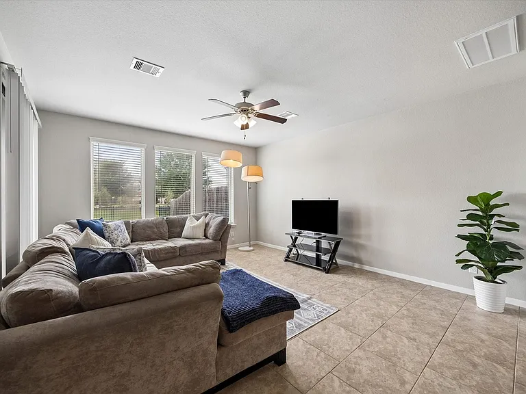 3404 Orchard Bridge Ln — Photo 5