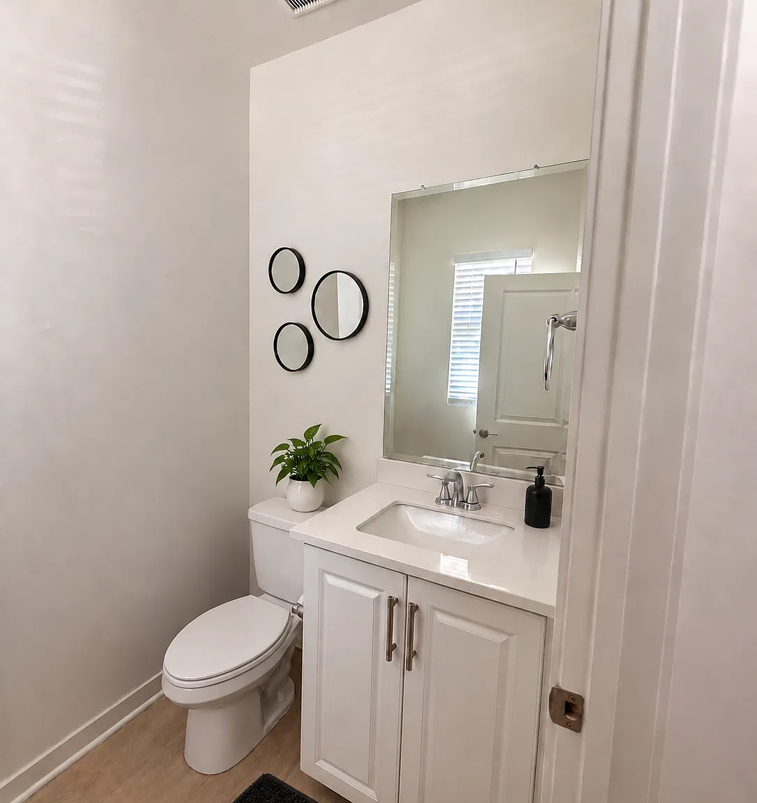 4 bed, 2.5 bath, 1900 sqft, $6,800 — Photo 3