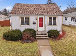 515 8th Ave, Baraboo, WI 53913