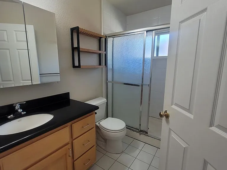 1908 Hackett Ave — Photo 18