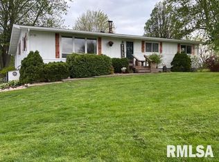 16157 Moore Cemetery Rd, Carlinville, IL 62626