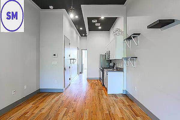 1st image of 204 Irving Ave APT 2L
