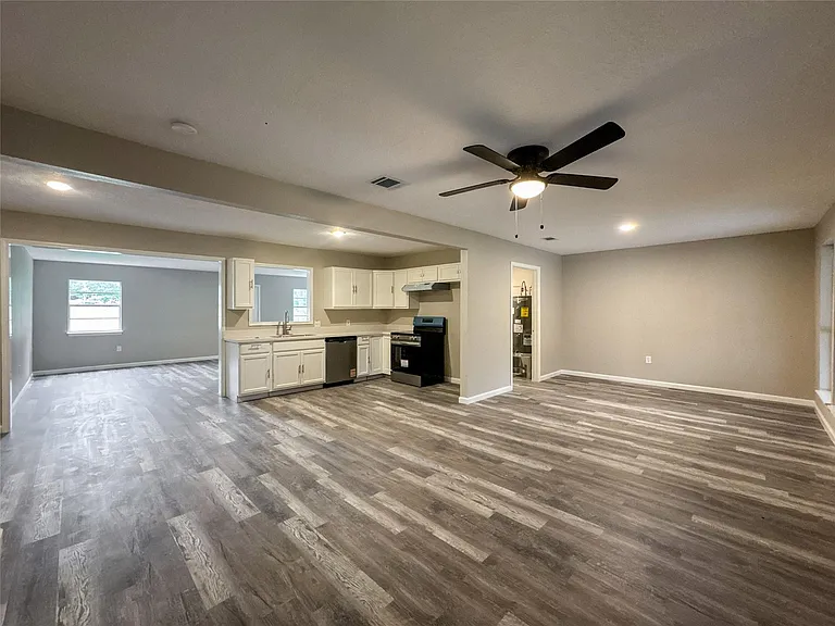 7710 Claiborne St — Photo 8