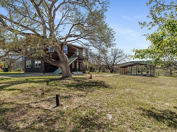 3rd image of 1600 Flite Acres Rd