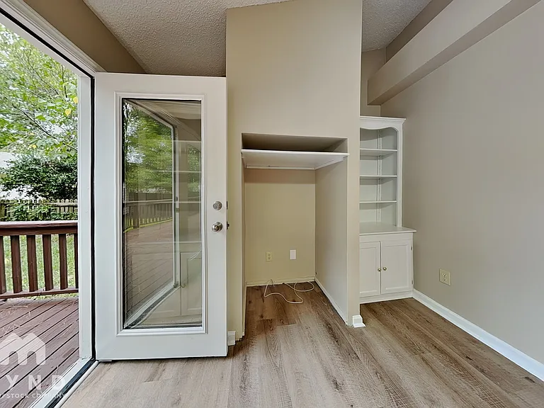 4521 Aviemore Cres — Photo 7