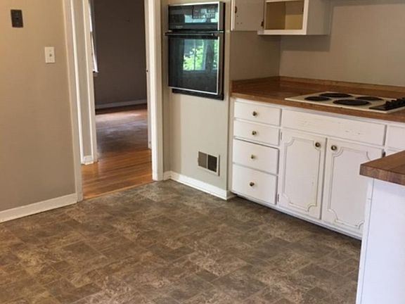 4th image of 3613 Rosemont Ct