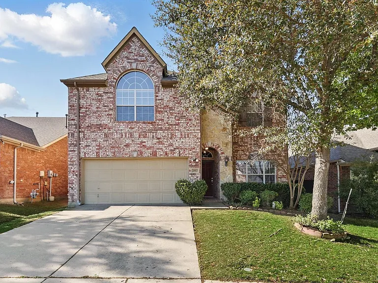 Welcome to your North Facing home with a well maintained yard.
