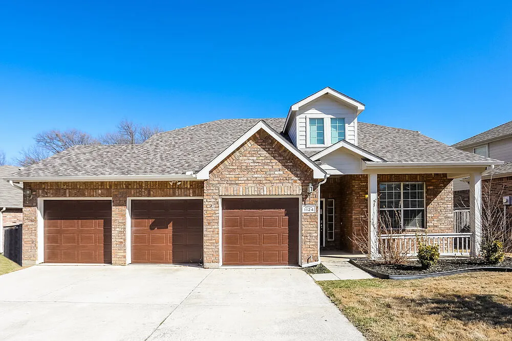 4 bed, 2.5 bath, 2762 sqft, $2,580 — Photo 1