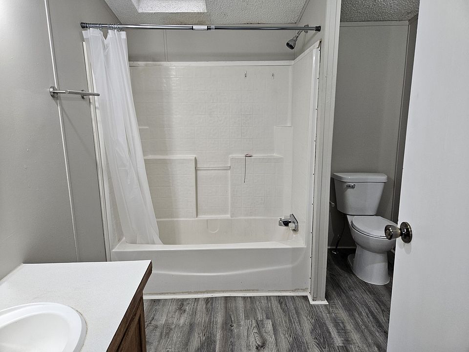 2nd image of 6823 Bittersweet Ln #27