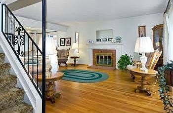 3rd image of 1298 Collins Ln