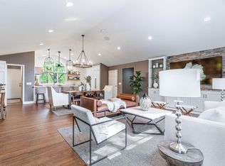 6005 Porter Ln, Edina, MN 55436