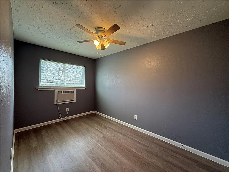 8010 Roswell St #3 — Photo 9