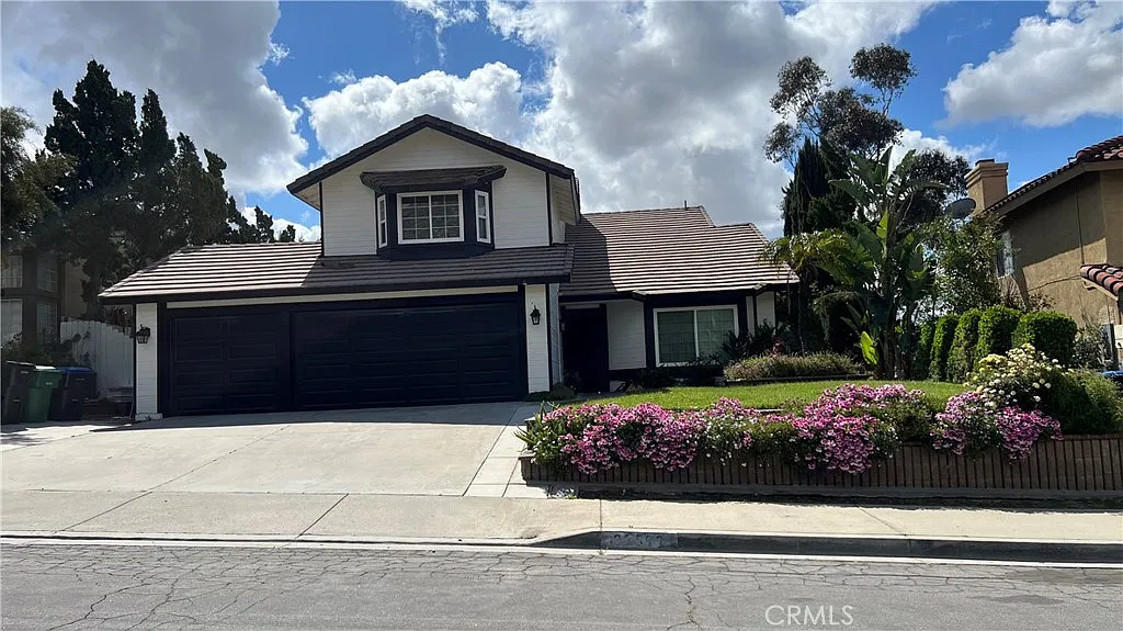 4 bed, 1994 sqft, $3,400 — Photo 1