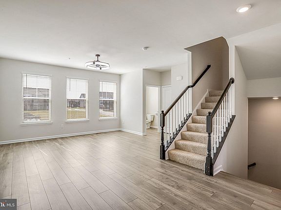 4th image of 421 Ensemble Way