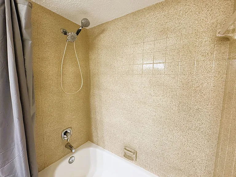 1400 Mineo Dr #10-B — Photo 25