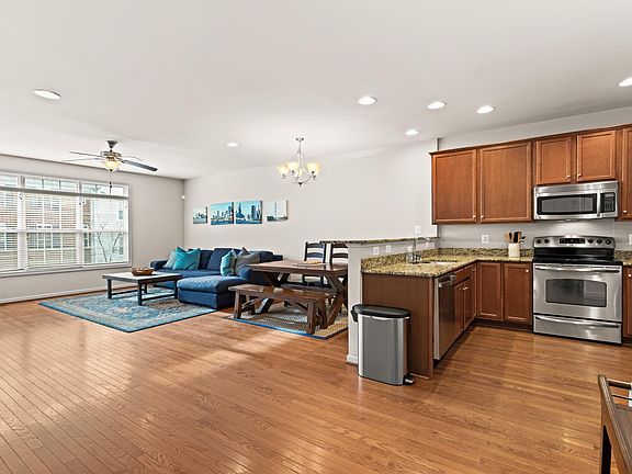 5th image of 149 Brookwood Dr