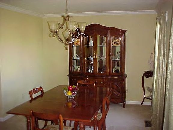 5th image of 522 Banbury Dr