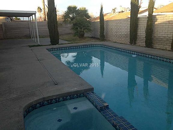 5th image of 329 Greenfield Ln