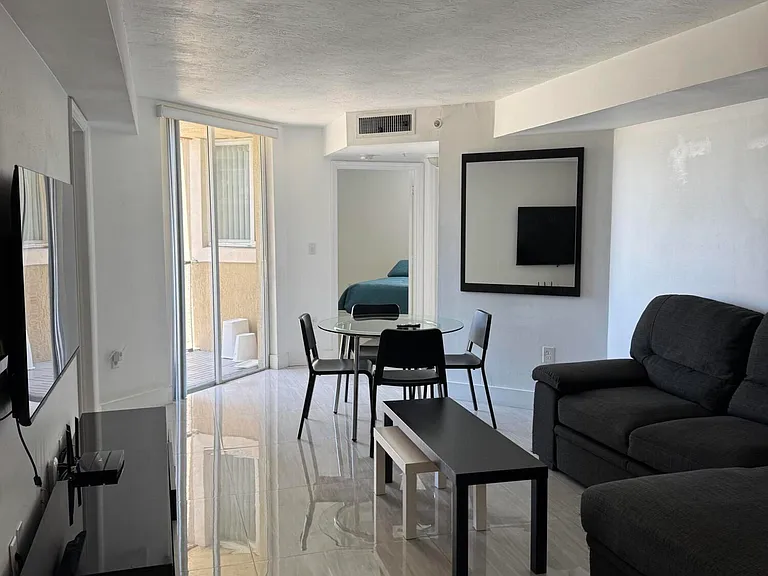 102 SW 6th Ave #206 — Photo 12