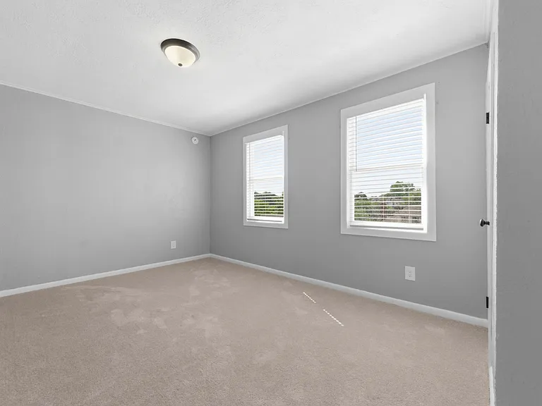 2725 Connecticut Ave — Photo 25