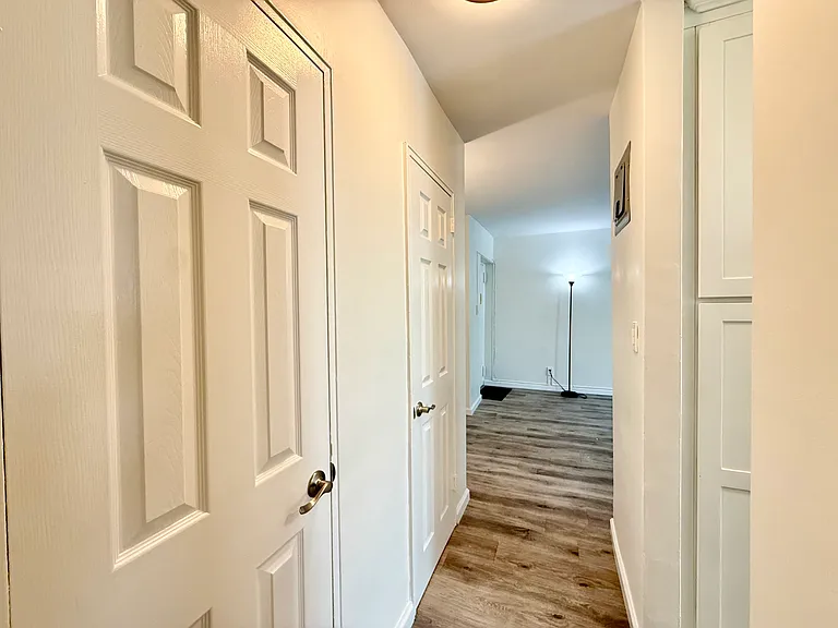 4727 Little Neck Pkwy #L4 — Photo 6