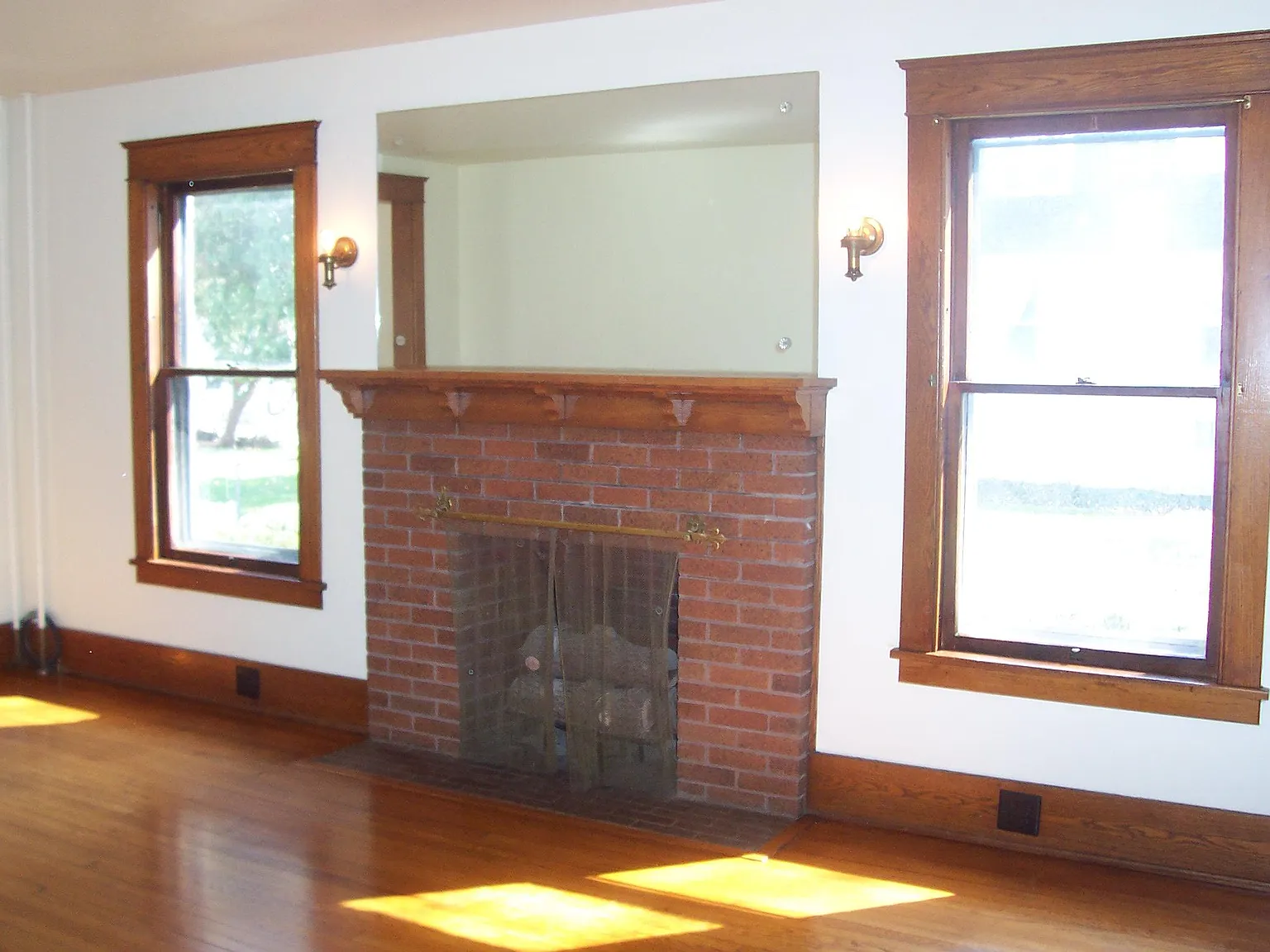 713 N Cayuga St — Photo 3
