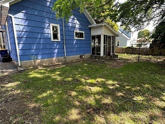5th image of 32 Sunnyside St