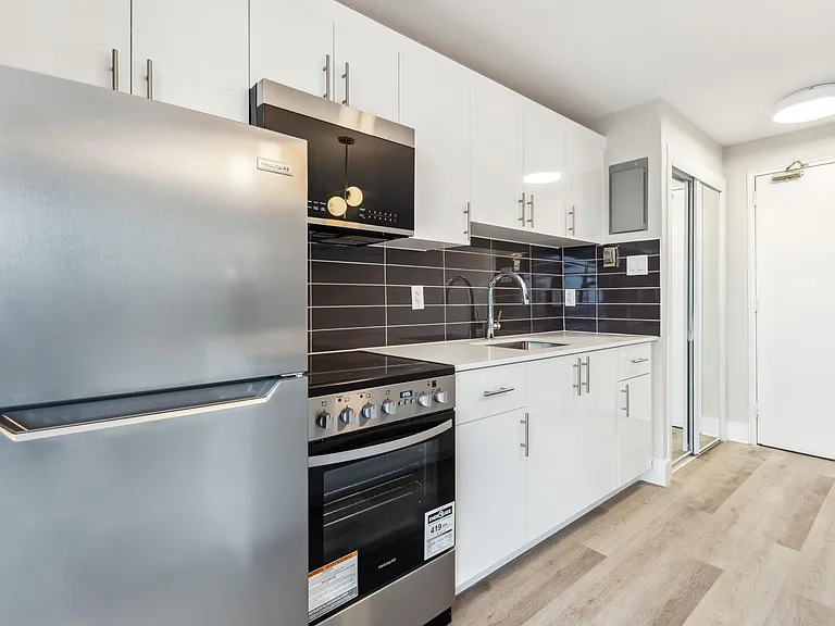 325 Besserer St — Photo 25