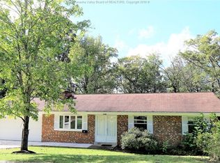 13 Barrington Rd, Nitro, WV 25143