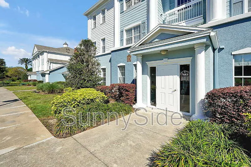 3 bed, 2.0 bath, 1344 sqft, $2,195 — Photo 2