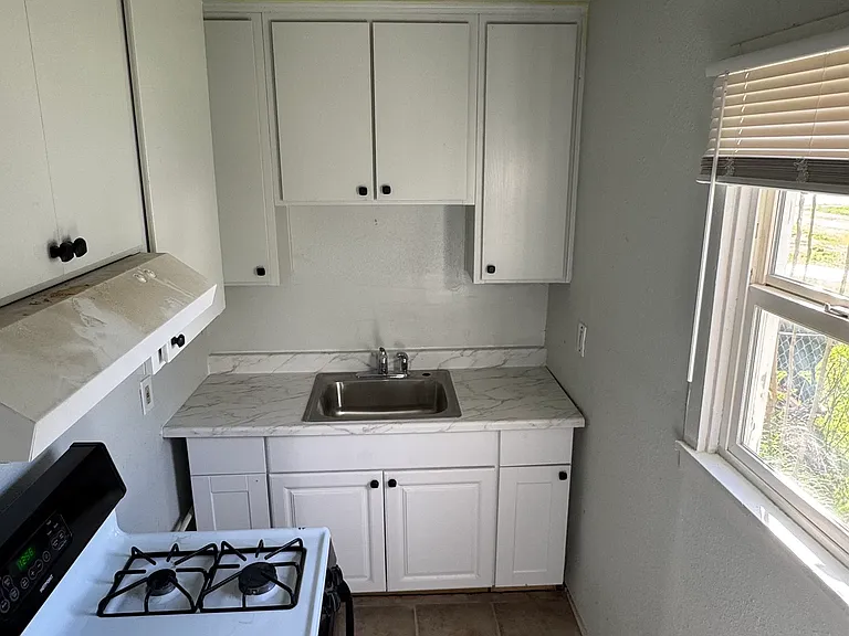115 S Shasta St #2 — Photo 12