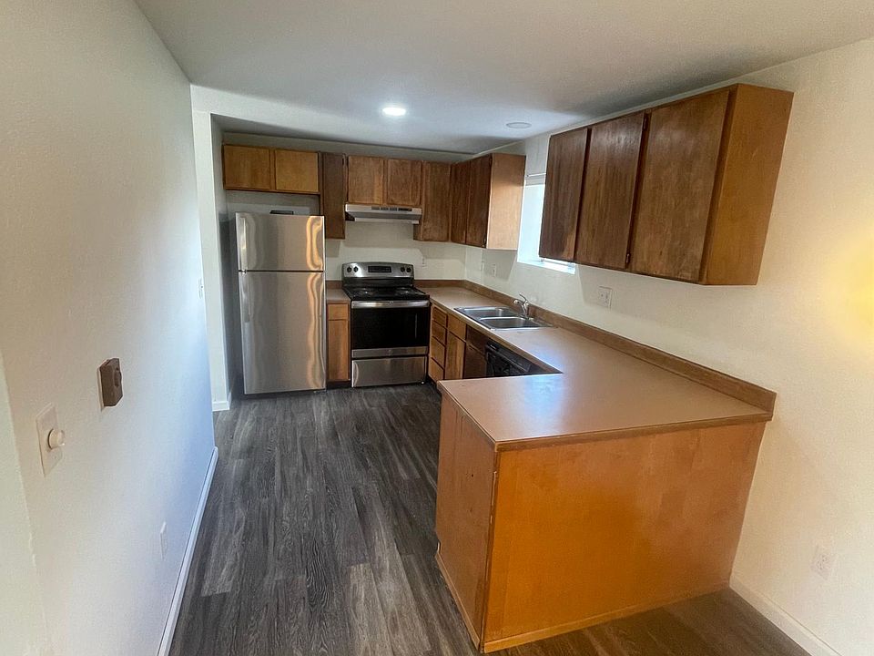 1st image of 9 Lindwood St NE #B