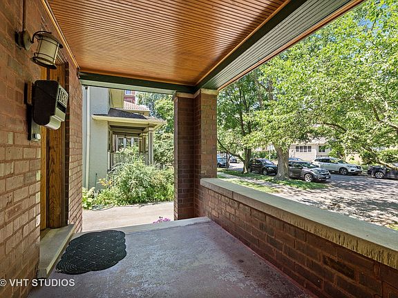 2nd image of 1439 W Birchwood Ave