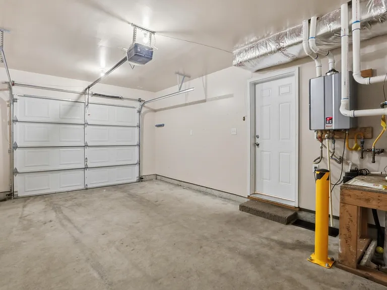 2725 N Miami Ct — Photo 12