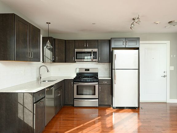 2nd image of 278 Washington St #3