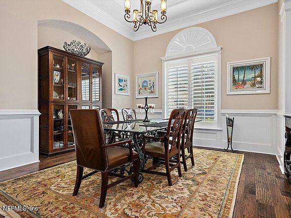 4th image of 160 MUIRFIELD Drive
