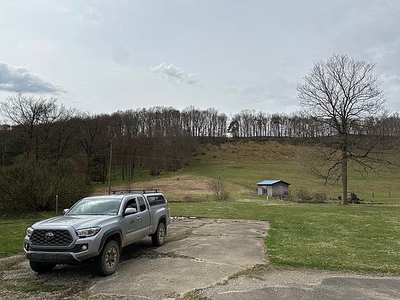 2nd image of 151 Redding Run Rd