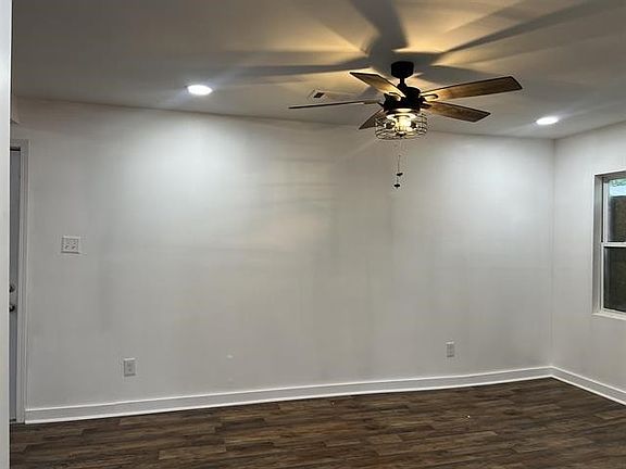 4th image of 3546 Debby Dr